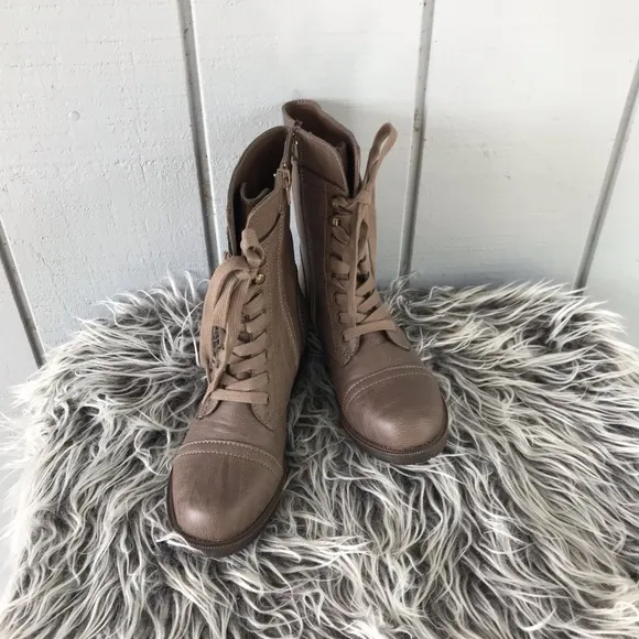 NWT Rampage Jeliana Leather Lace Up Boots