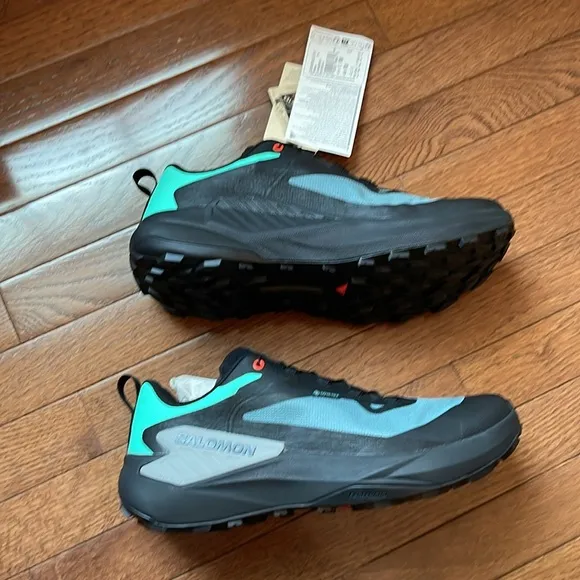 NWT Salomon Genesis GTX Sneakers