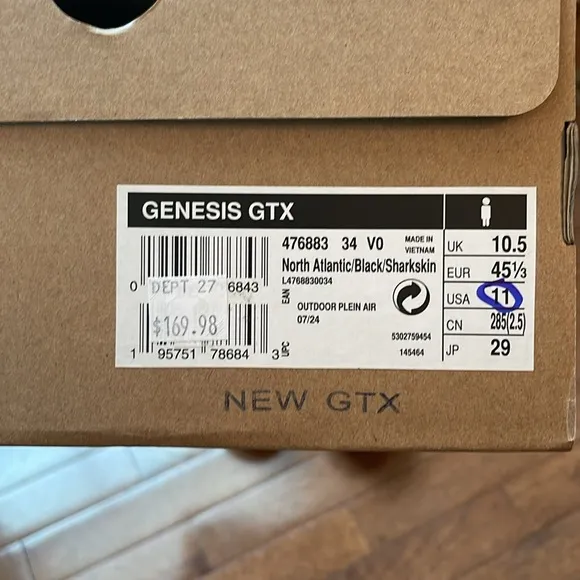 NWT Salomon Genesis GTX Sneakers