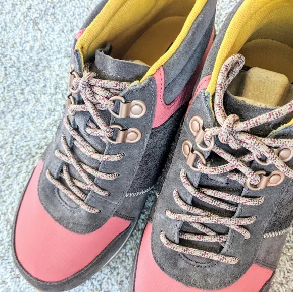 NWT Teva Sneakers Highside '84 Mid boots