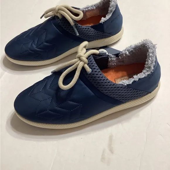 NWT Women’s Olukai Mahiki Ocean Indoor &amp; Outdoor Wear Size 10