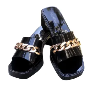 NWT/B Mata Shoe Slides Slay black jelly heels with chunky gold chain detail