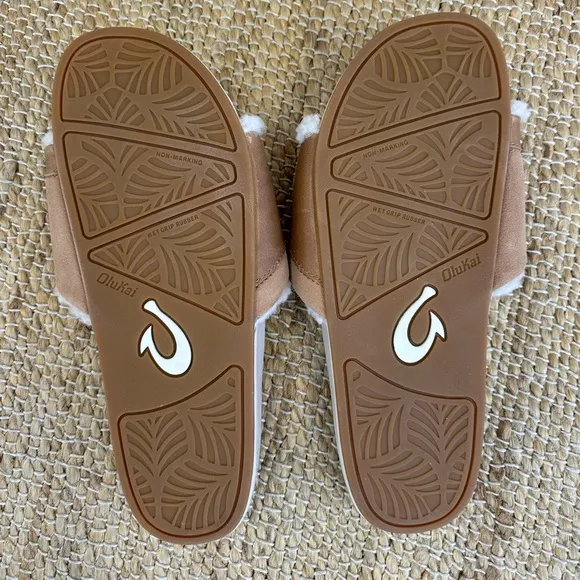 Olukai Ho’ala slides fur lined leather‎ Women's Tan Slide Sandals size 10 NWOT