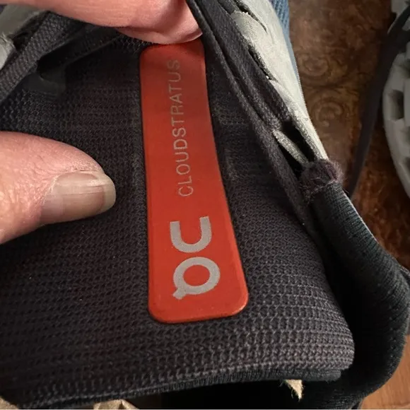 On Running Cloudstratus Stylish Blue and Orange Athletic Sneakers Hiking Outdoor