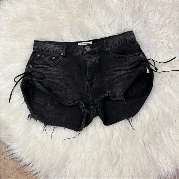 One X One Teaspoon Side Lace Up black Jean Shorts Like NEW Sz 27