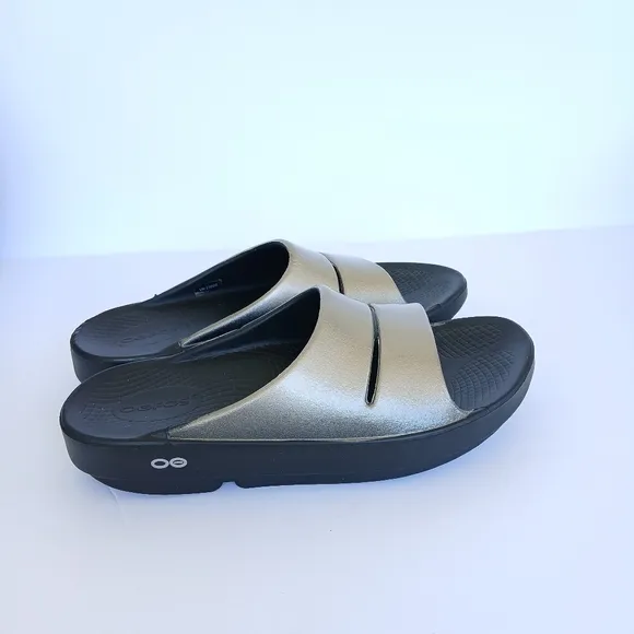 OOFOS Ooahh Women's Metallic Slide Sandals Latte
