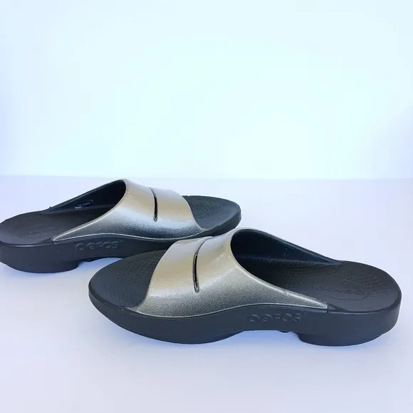 OOFOS Ooahh Women's Metallic Slide Sandals Latte