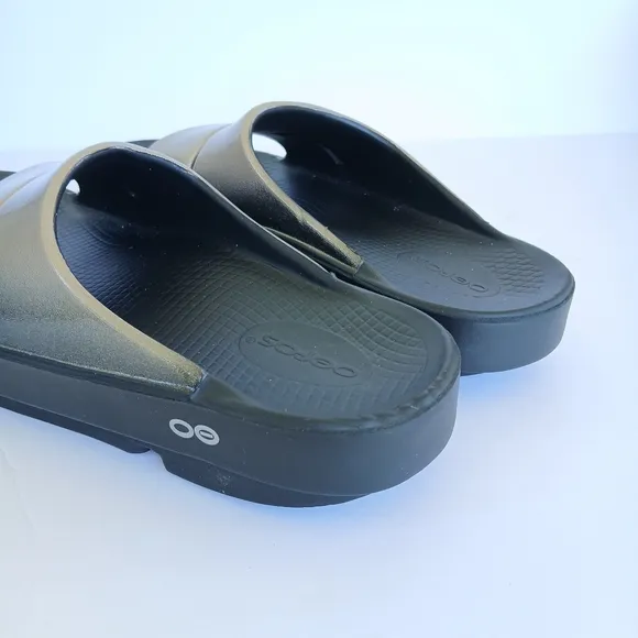 OOFOS Ooahh Women's Metallic Slide Sandals Latte