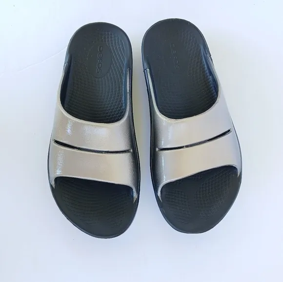 OOFOS Ooahh Women's Metallic Slide Sandals Latte