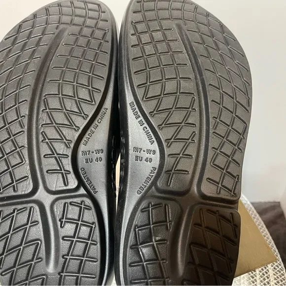 OOFOS Women’s OOAHH Slide Sandal Size 9 Black NWT