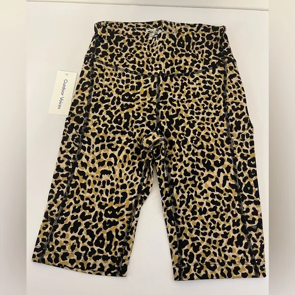 Outdoor Voices NWT Zoom 10” Short in Leopard