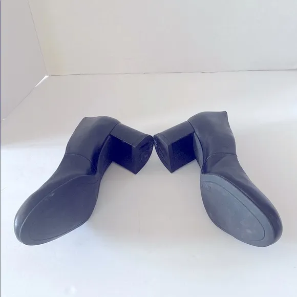 Paul Green Samona Pump Black Leather with Block Heel  Size 7