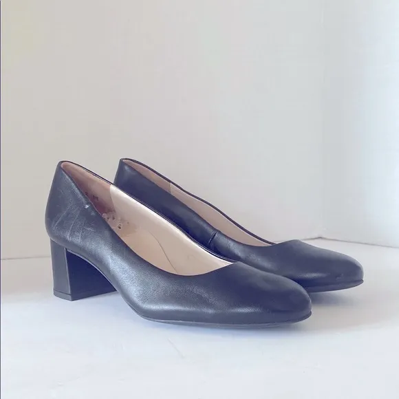 Paul Green Samona Pump Black Leather with Block Heel  Size 7