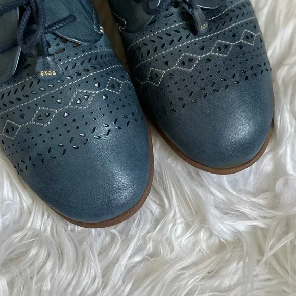 PIKOLINOS 41 10 Calabria Laser Cut Oxford Flats in Ocean Blue • Cutout Lace Up