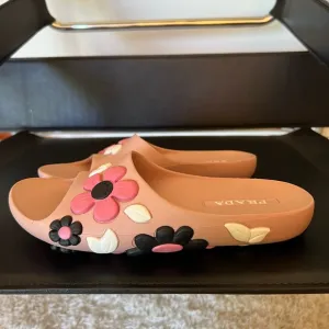 PRADA PINK FLOWER SLIDE/SANDALS 🌸 INSOLE 10&quot;