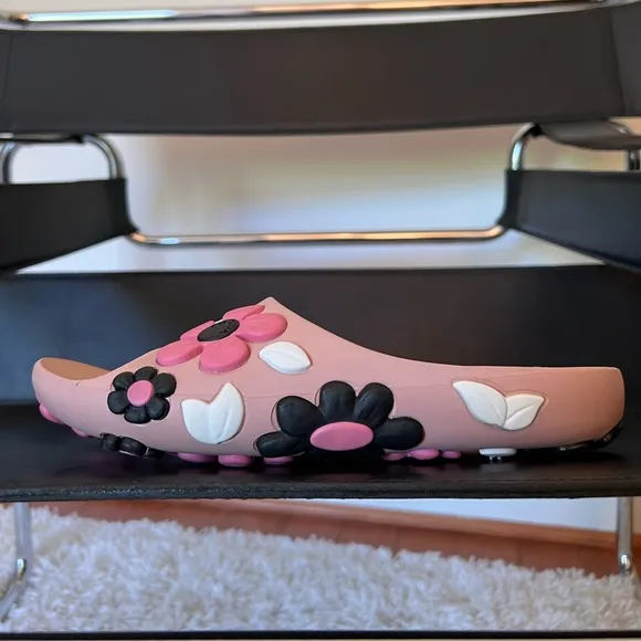 PRADA PINK FLOWER SLIDE/SANDALS 🌸 INSOLE 10&quot;