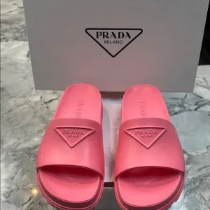 Prada Women's Pink pool Slides 37 new withentic