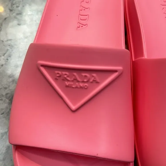 Prada Women's Pink pool Slides 37 new withentic