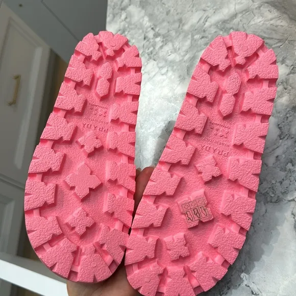 Prada Women's Pink pool Slides 37 new withentic