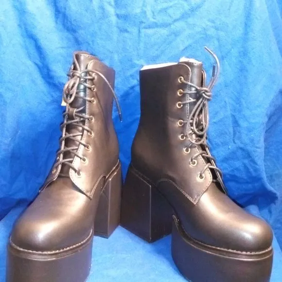 READY FOR WHATEVER   Platform Boots  ( BRAND NEW !!!! )