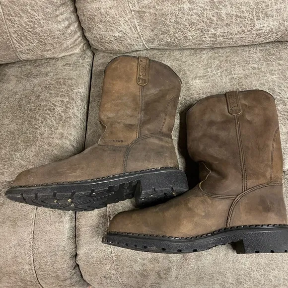Red wing MEN'S 11-INCH size 10. WATERPROOF SAFETYTOE METGUARD PULL-ON BOOT