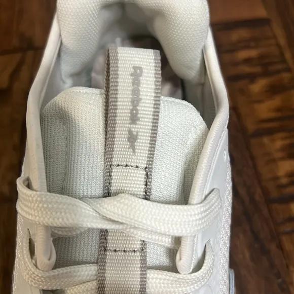 Reebok Ortholite Zig Dynamica Sneakers NWT Shoes white gray womens 7 OR  37.5