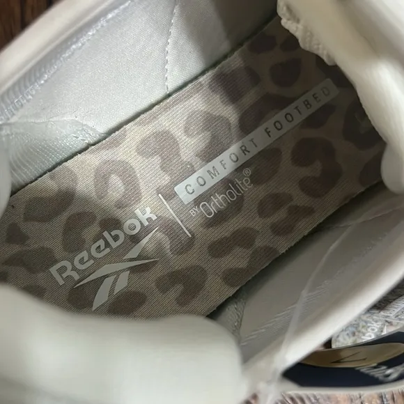 Reebok Ortholite Zig Dynamica Sneakers NWT Shoes white gray womens 7 OR  37.5
