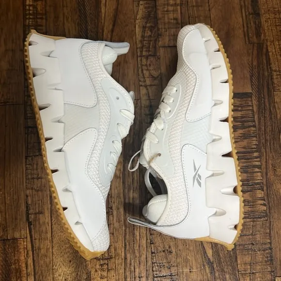 Reebok Ortholite Zig Dynamica Sneakers NWT Shoes white gray womens 7 OR  37.5