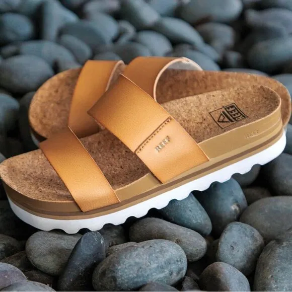 Reef’s CUSHION VISTA HI Women’s Sandals Natural NWT in packaging