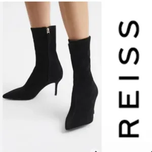 REISS Caley BlackPointed Kitten Heel Leather size 36 5.5US / 36EU $385