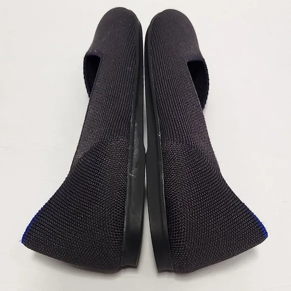 Rothys A Chic Rounded Toe and a V-shaped Vamp Flats