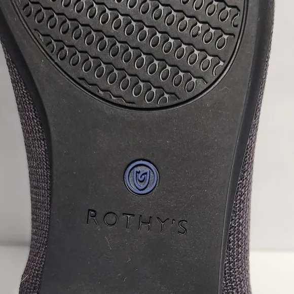 Rothys A Chic Rounded Toe and a V-shaped Vamp Flats