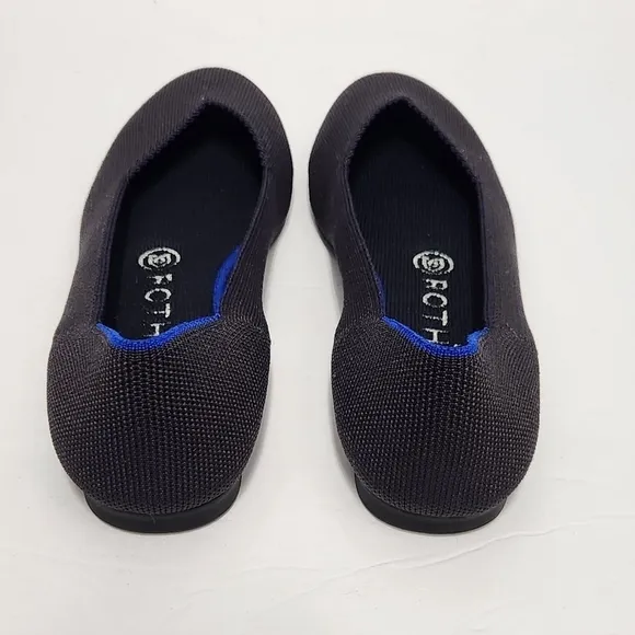 Rothys A Chic Rounded Toe and a V-shaped Vamp Flats