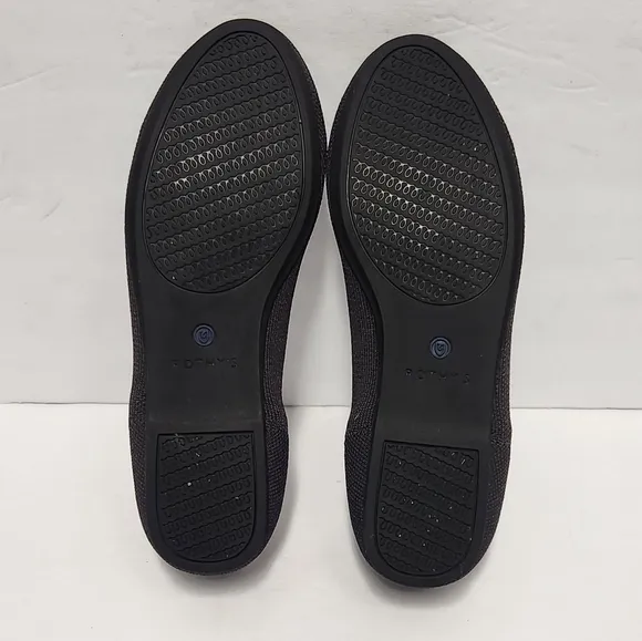 Rothys A Chic Rounded Toe and a V-shaped Vamp Flats