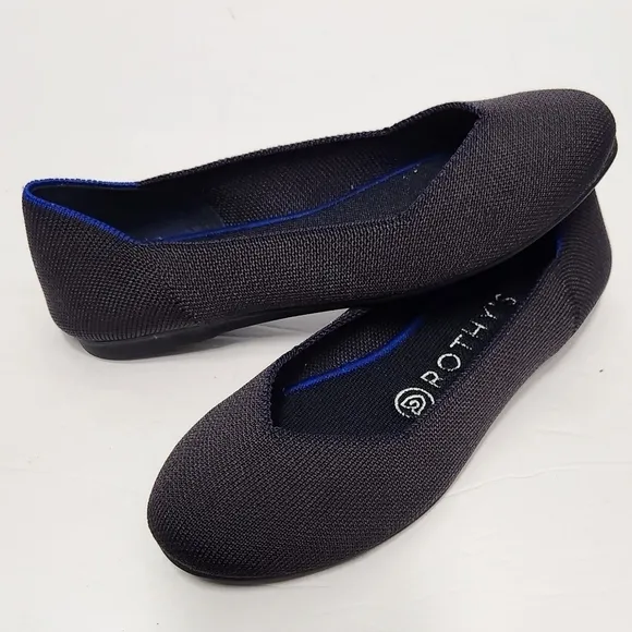 Rothys A Chic Rounded Toe and a V-shaped Vamp Flats