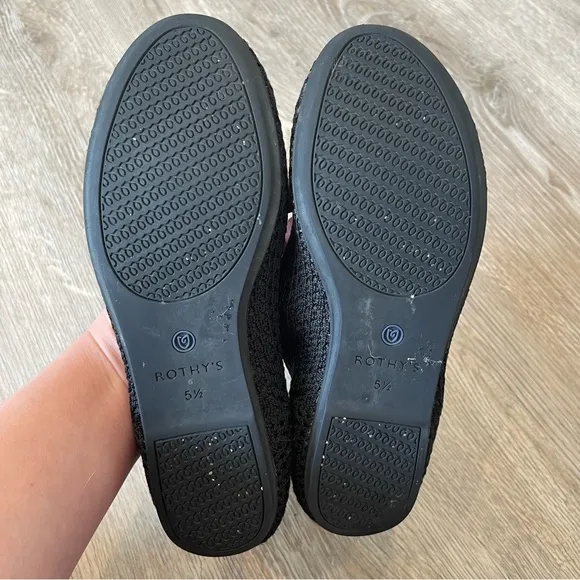 ROTHY’S Honeycomb Rounded Toe Flat - Black, Size 5.5
