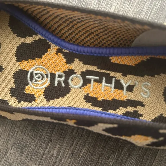 Rothy’s The Big Cat Point Flats Size 7