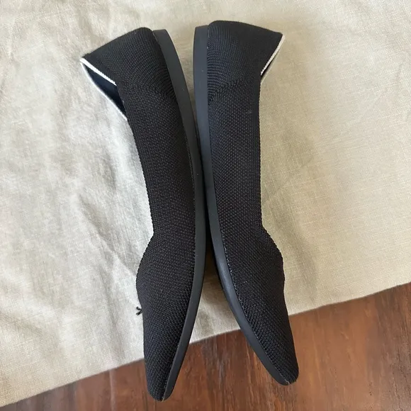 ROTHY'S The Point Slip On Flats Black with White Halo Authentic