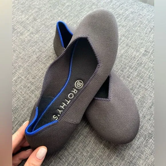ROTHY'S ROUNDED TOE PURPLE FLATS SIZE 9.5