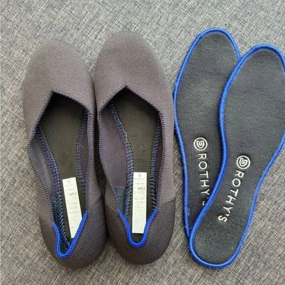 ROTHY'S ROUNDED TOE PURPLE FLATS SIZE 9.5