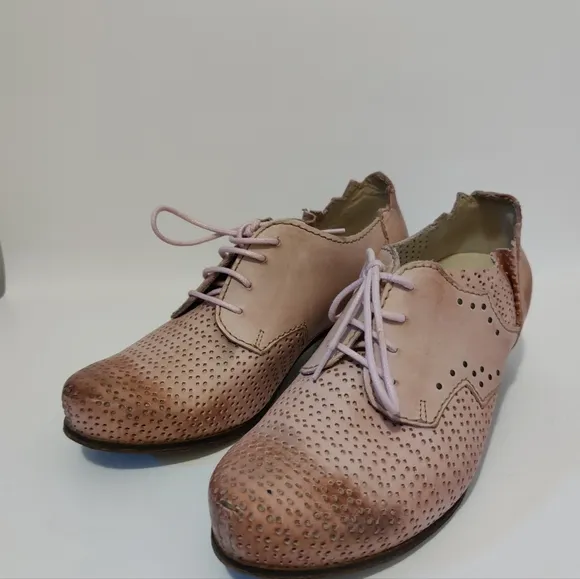 Rovers Lace Up Leather Boots In Pink