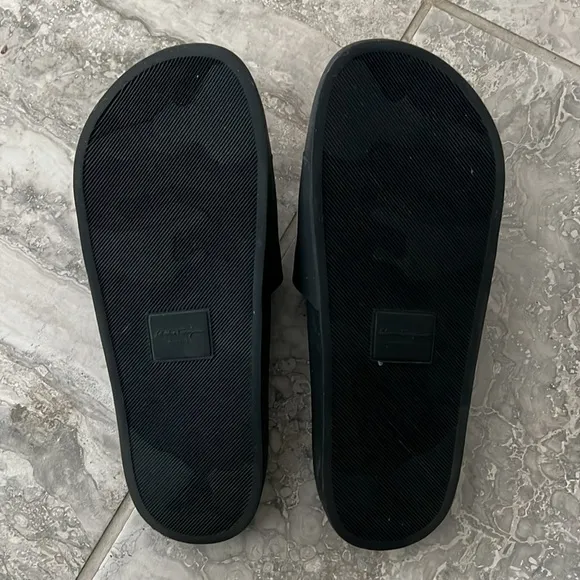 Salvatore Ferragamo Groovy Gancini Slide Sandals in Black, Size 11 EXCELLENT!