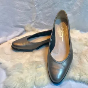 Salvatore Ferragamo Leather Flats 7.5B Metallic