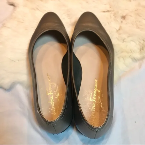 Salvatore Ferragamo Leather Flats 7.5B Metallic