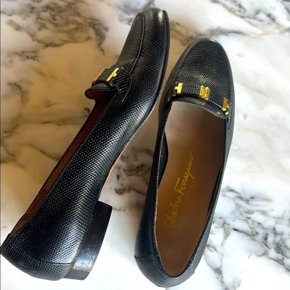 Salvatore Ferragamo VTG Black Lizard Embossed Loafers with Gold Accent Size 6.5