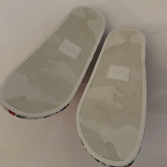 Salvatore Ferragamo Women’s Groove Floral Pool slides
