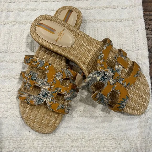 Sam Edelman , NWOT Bay Slide Sandals Women's Floral/toile Mustard, Size 9