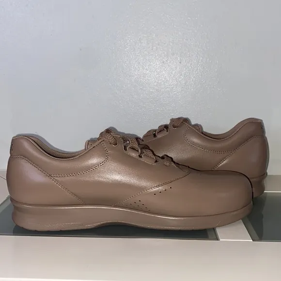 SAS Free Time Walking Shoe-Mocha-Women’s Sz 8.5 Narrow-New W/out Box!