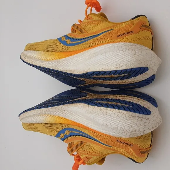 Saucony triumph 20 sneakers mens 9.5 gold horizon performance outdoor casual