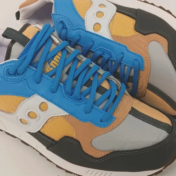 Saucony Women's Shadow 5000 Outdoor Low Top Sneakers - Blue and Camel